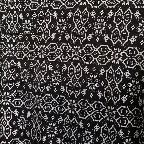 🍒 Black & White Dress!!! Coral lines!!! - Picture 3 of 9